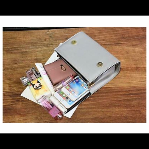 Purses - Picture 4 of 6